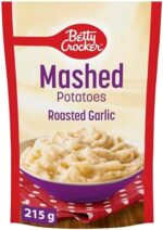 BETTY CROCKER Mashed Potatoes Roasted Garlic Flavour, Made with Real Potatoes, 215 Grams Package of Mashed Potatoes