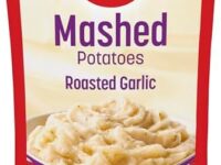 BETTY CROCKER Mashed Potatoes Roasted Garlic Flavour, Made with Real Potatoes, 215 Grams Package of Mashed Potatoes