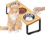 FTKINGDER Raised Cat Food Water Bowl，Small Dog 15 ° Tilted Elevated Food Feeding Tray with Three Stainless Steel Bowls to Protect The Spine of Cats and Dogs from Vomiting (Wood Color) (Wood Color)