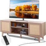 VEVOR Rattan TV Stand, Mid Century Modern TV Stand for 75 inch TV, Boho Rattan TV Cabinet with Build-in Socket and USB Ports, Adjustable Shelfs for Living Room, Media Room, Oak