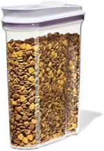 OXO Good Grips Pet Food Dispenser - 4.5 Qt/4.25 L |Ideal for up to 4lbs of Dog Food or 3.5lbs of Cat Food | Airtight Dog and Cat Food Storage Container | BPA Free